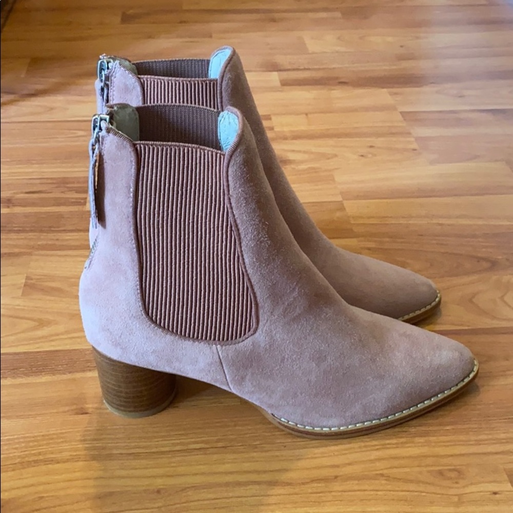 NWOT Sol Sana Ashton Booties 38